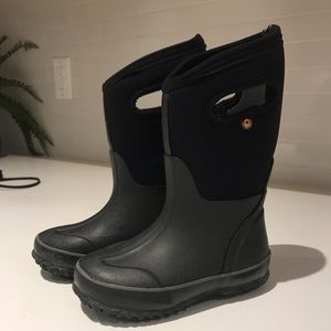 ⚫️Bogs classic Black winter boots Kids size 12 ⚫️